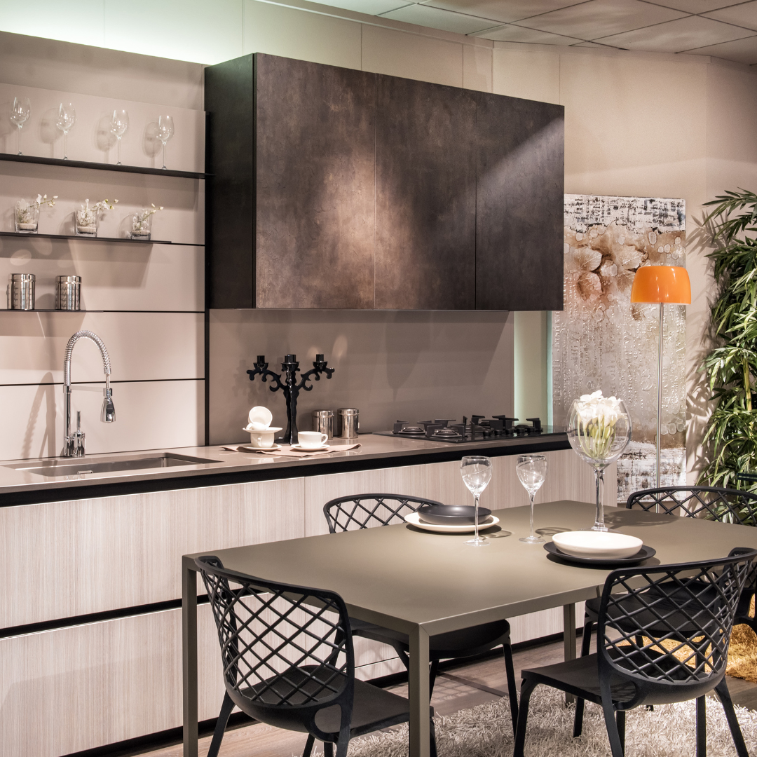 Kitchen & Dining