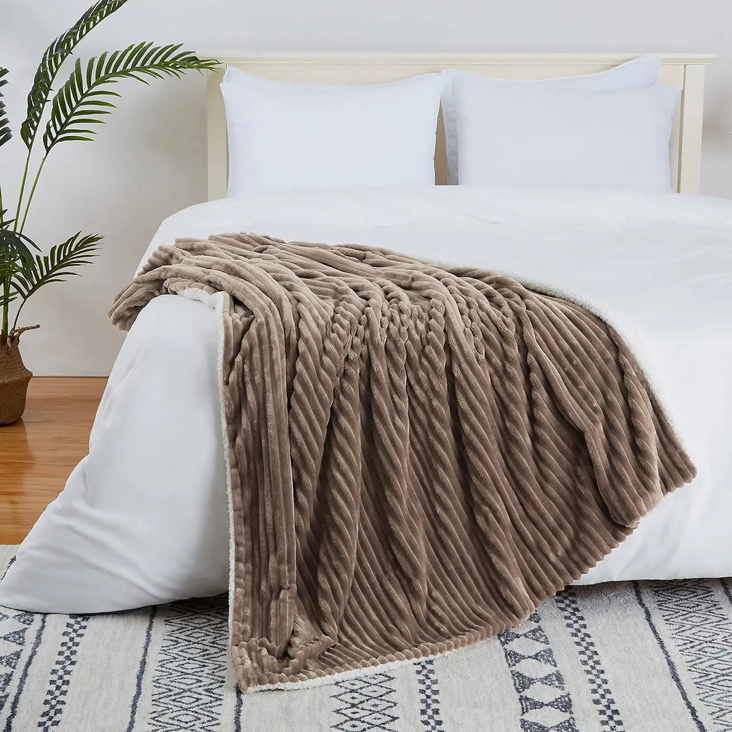 Sherpa Fleece Throw Blanket – Reversible Soft Plush